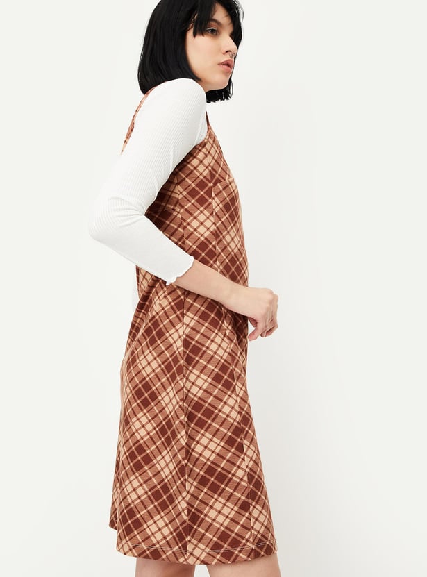 Women Checked Pinafore Dress with T-shirt