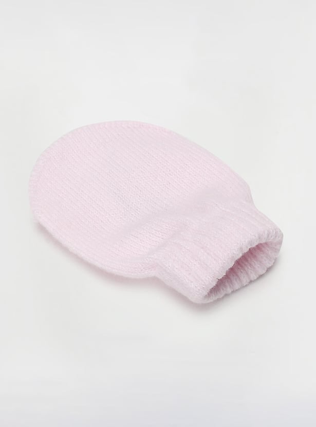 Girls Embroidered Mitten Set