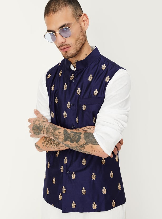 Men Embroidered Nehru Jacket