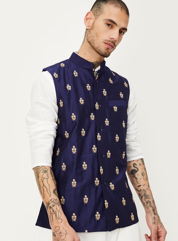 Men Embroidered Nehru Jacket