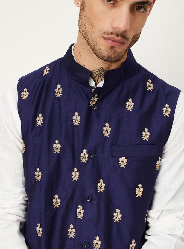 Men Embroidered Nehru Jacket