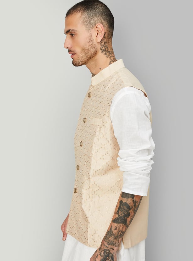 Men Embroidered Nehru Jacket