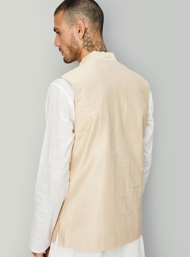 Men Embroidered Nehru Jacket