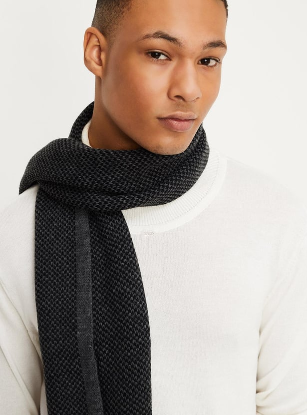 Men Textured Knit Muffler