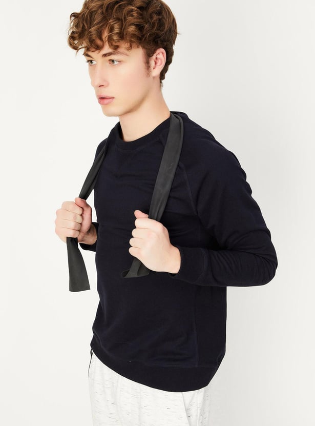 Men Solid Raglan Sleeve Sweatshirt