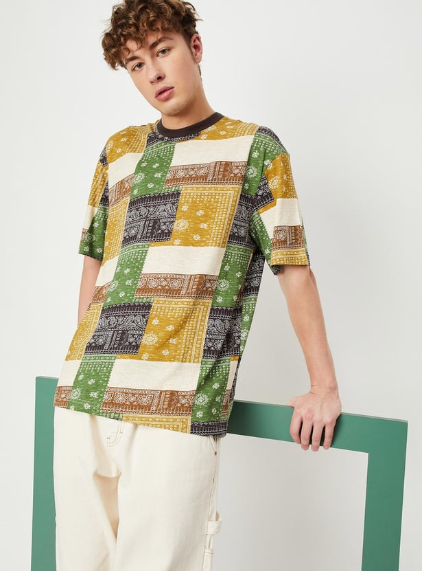 Men Oversized Bandana Printed T-shirt