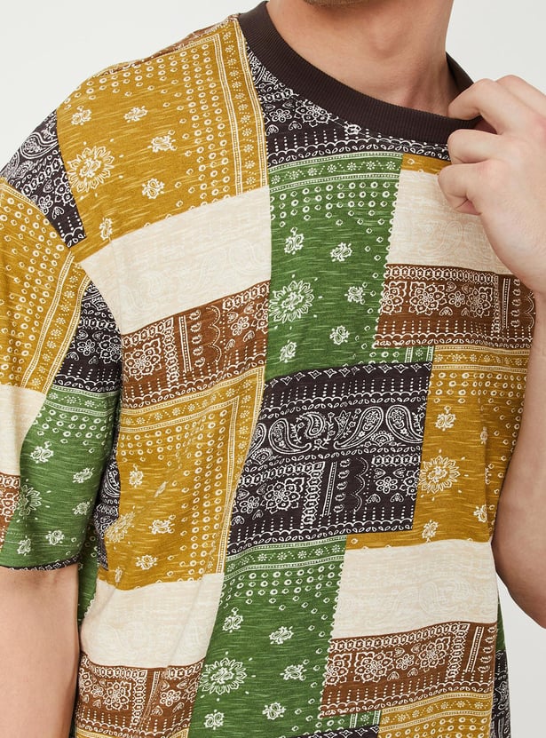 Men Oversized Bandana Printed T-shirt