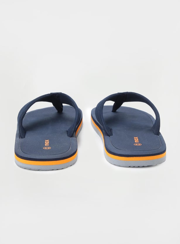 Men Solid V-Strap Slippers