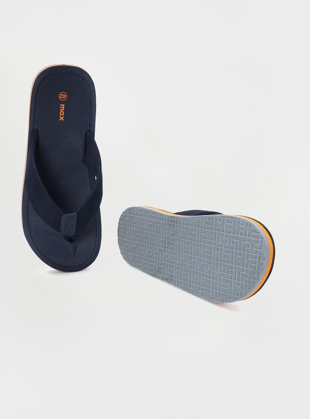 Men Solid V-Strap Slippers