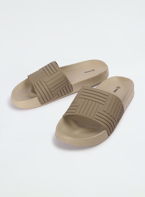 Men 3D Embossed Wash and Wear Sliders