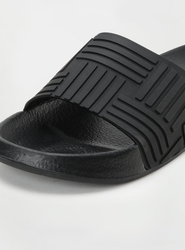 Men 3D Embossed Wash and Wear Sliders