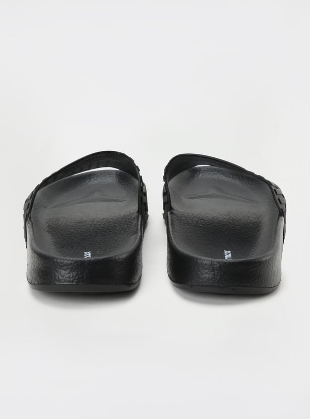 Men 3D Embossed Wash and Wear Sliders