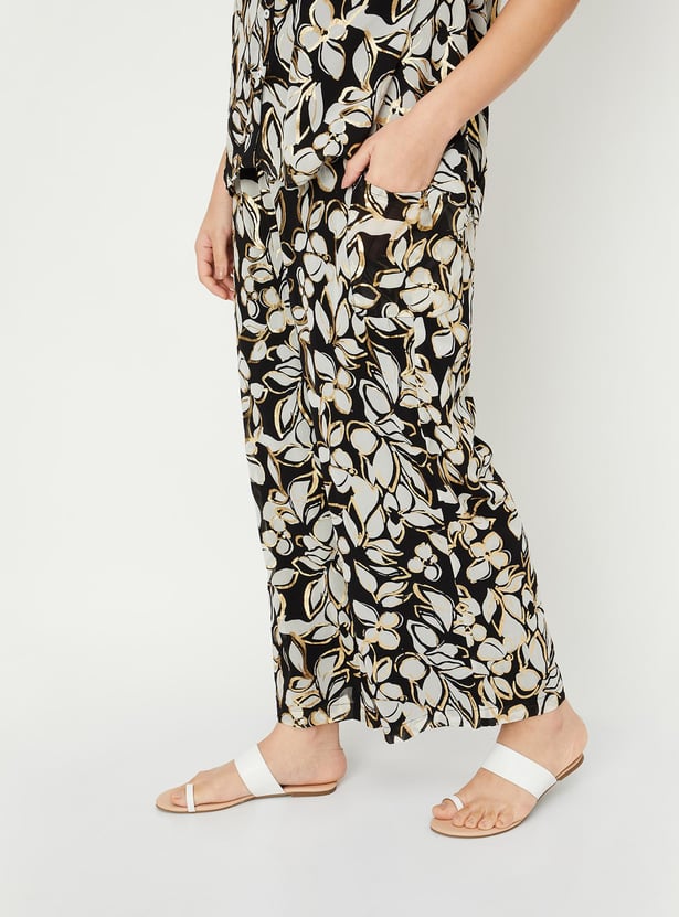 Women Printed Flared Trousers