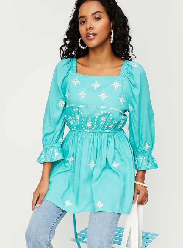 Women Embroidered Cinched Waist Tunic