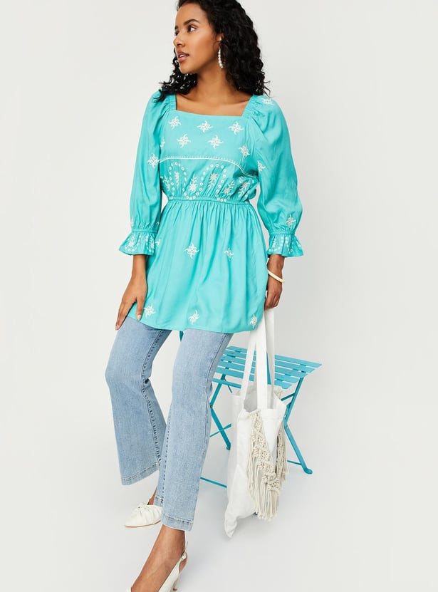 Women Embroidered Cinched Waist Tunic