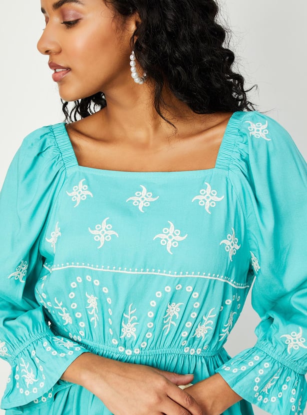Women Embroidered Cinched Waist Tunic