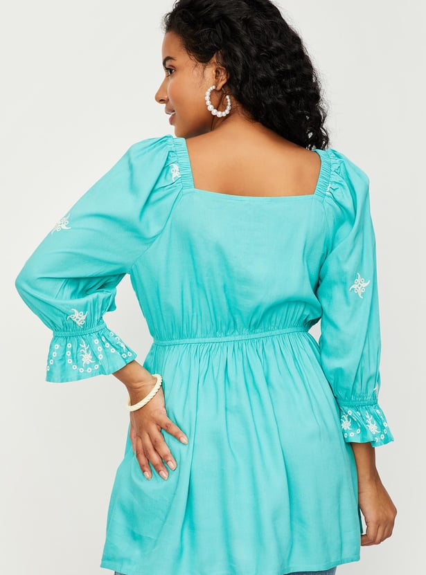 Women Embroidered Cinched Waist Tunic