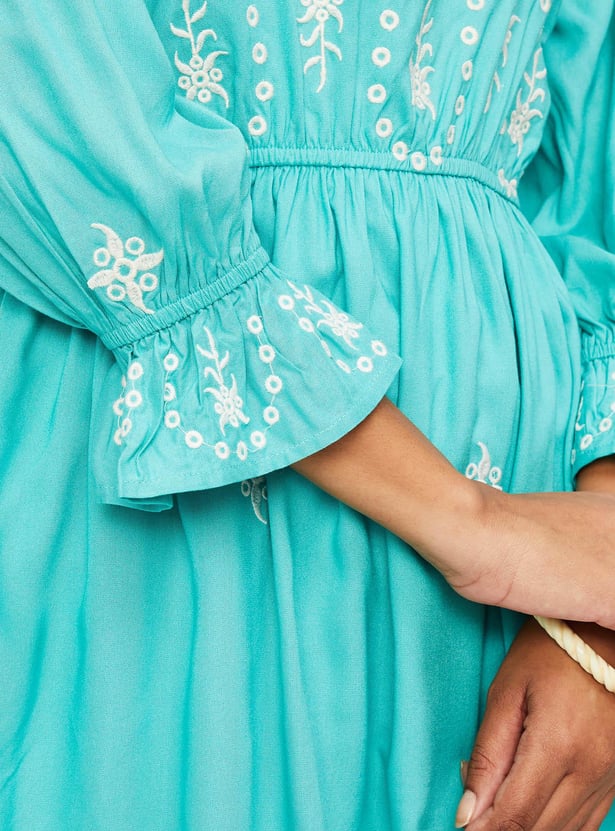 Women Embroidered Cinched Waist Tunic