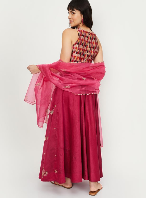 Women Embroidered Lehenga Set