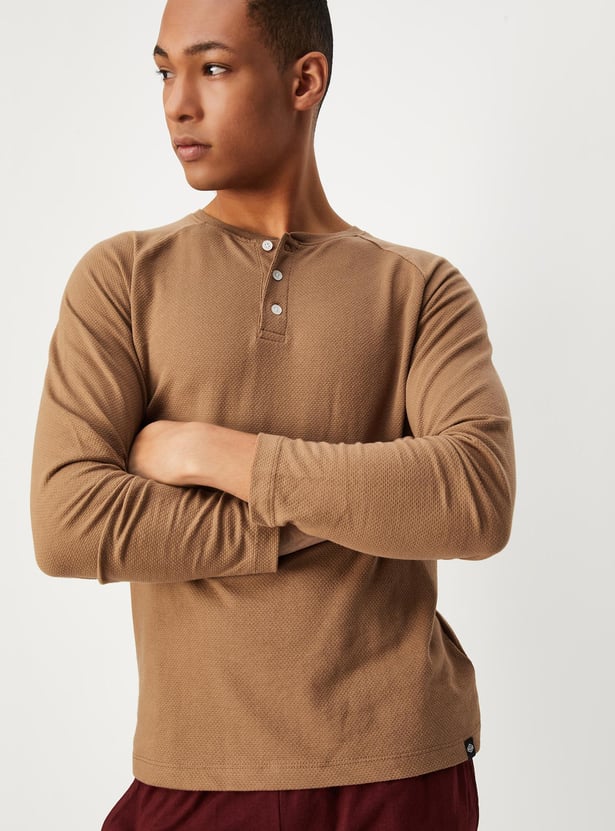 Men Textured Henley Neck T-shirt