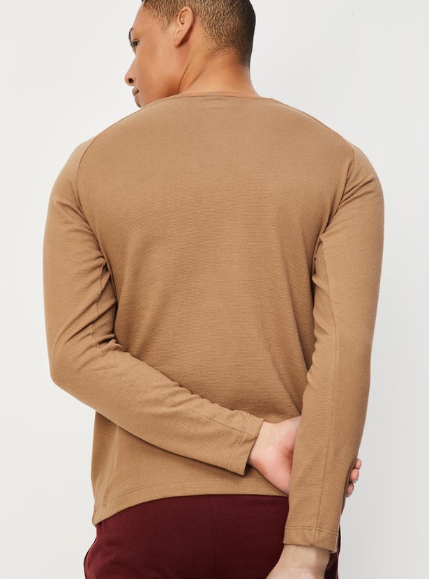 Men Textured Henley Neck T-shirt