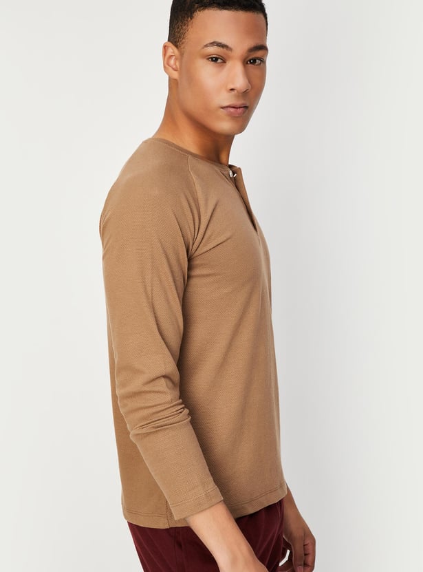 Men Textured Henley Neck T-shirt