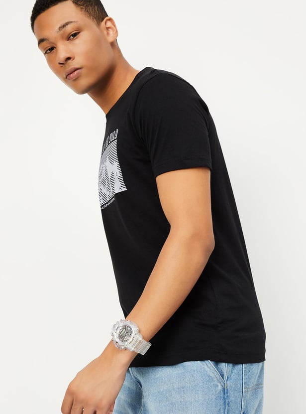 Men Graphic Printed Slim Fit T-shirt
