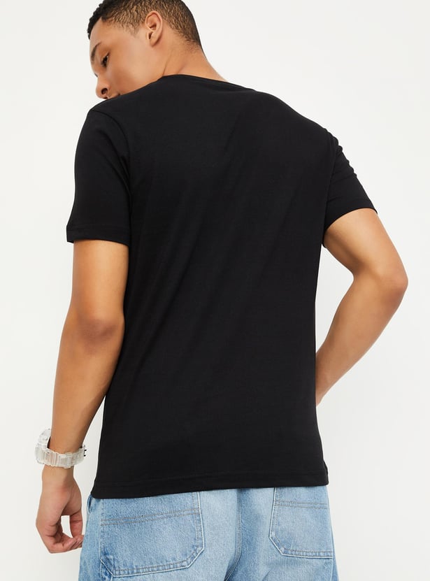 Men Graphic Printed Slim Fit T-shirt