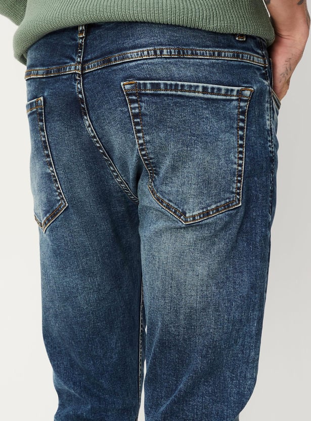 Men Carrot Fit Washed Jeans