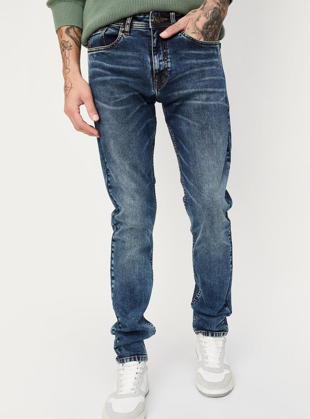 Men Carrot Fit Washed Jeans