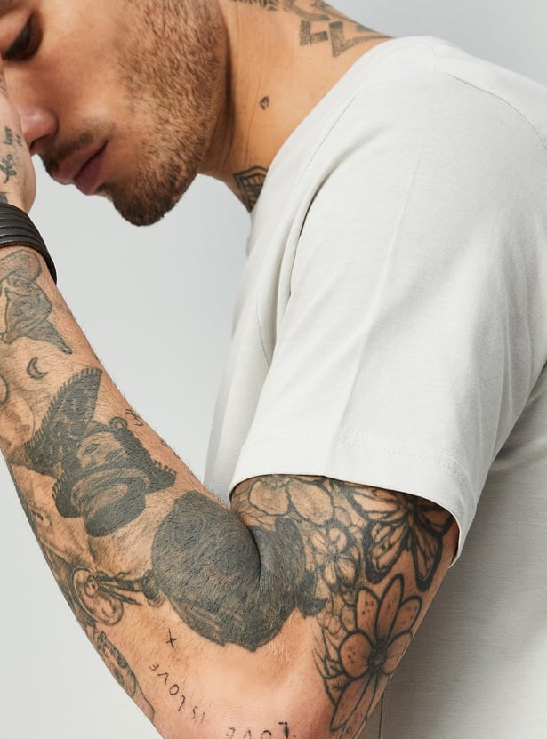 Men Graphic Printed T-shirt