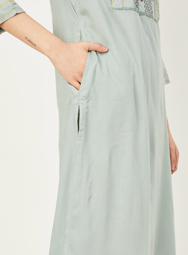 Women Embroidered Straight Kurta