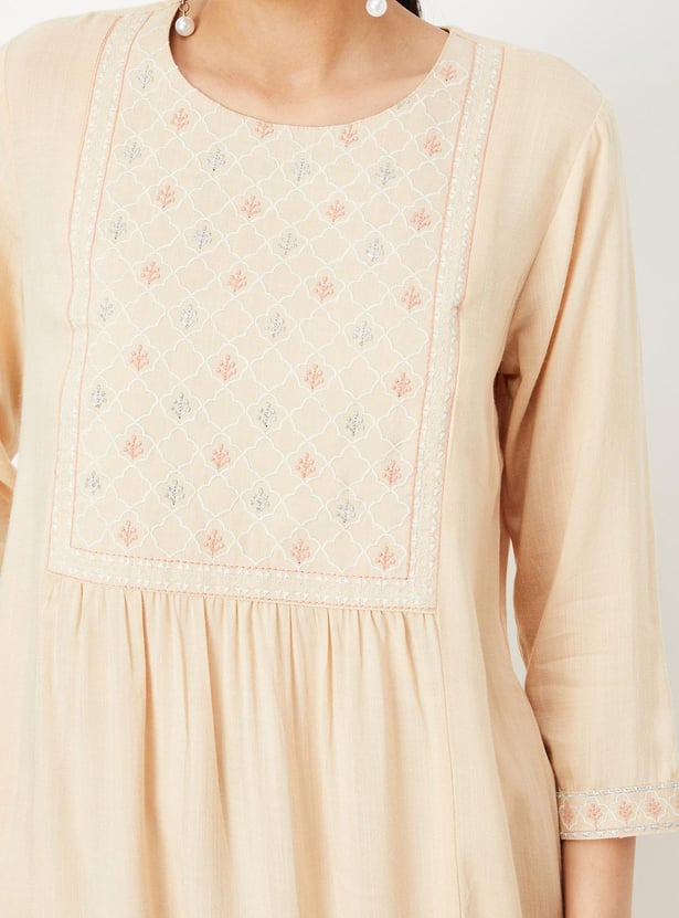 Women Embroidered Yoke Straight Kurta
